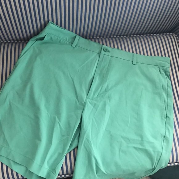 Vineyard Vines Other - PRICE DROP - Mens Vineyard Vines Green Beaker 38